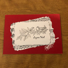 Load image into Gallery viewer, Joyeux Noël, Carte De Noël, Des Oiseaux Houx Notes de Musique Français Fait Main, Handmade French Merry Christmas Birds Holly Card 6&quot;x8 1/4&quot;