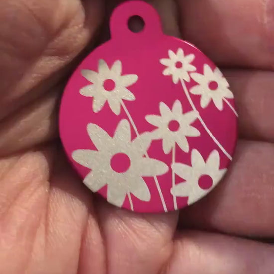 Daisy Floral Print Large Pink Circle Personalized Aluminum Tag Diamond Engraved Keychain Key Chain